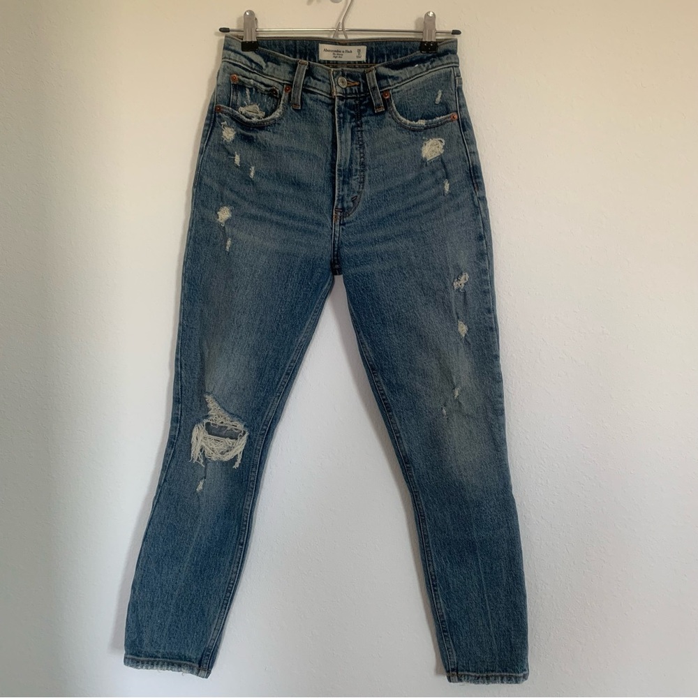 Abercrombie & Fitch The Skinny High Rise Jeans